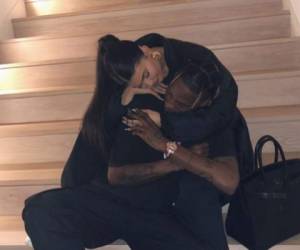 Recientemente Kylie y Travis celebraron el primer cumpleaños de su hija Stormi. Con esta imagen la empresaria puso a correr los rumores sobre un posible segundo embarazo.