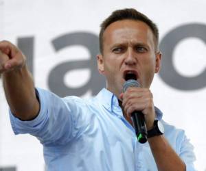 Esta fotografí­a del 20 de julio de 2019 muestra al polí­tico de la oposición rusa Alexei Navalny mientras habla a la multitud durante una protesta en Moscú. Foto: AP.