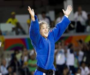 La campeona olímpica Paula Pareto logró convencer al gobierno argentino para que volvieran las actividades.