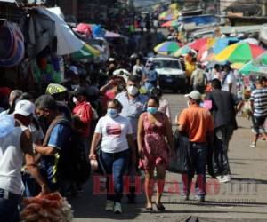 La economía hondureña registró una caída de 9% a consecuencia de la pandemia y las tormentas Eta y Iota. Esta fuerte contracción generó un fuerte retroceso en indicadores como la educación y el empleo. Foto: El Heraldo