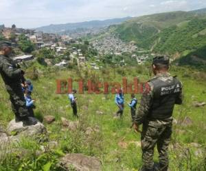 El cuerpo sin vida fue descubierto este mediodía un terreno lleno de zacate en la zona antes mencionada. (Foto: El Heraldo Honduras)