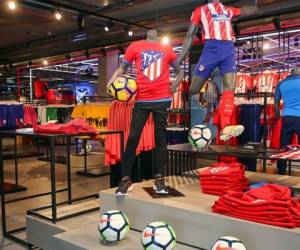 Estos son algunos de los artículos que ofrece la tienda oficial del Atlético Madrid. (Foto: Cortesía Wanda Metropolitano)
