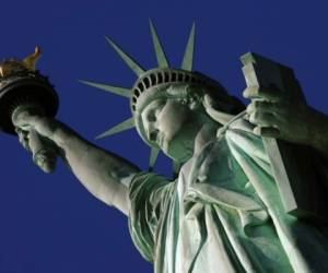 El Museo de la Estatua de la Libertad, que tuvo un costo de 100 millones de dólares y está ubicado cerca de la base de Lady Liberty, la famosa dama del puerto de Nueva York, abre sus puertas este jueves. FOTO: AFP