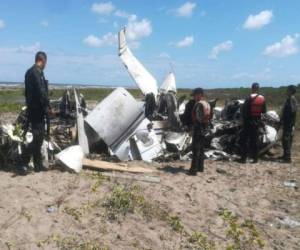Así fueron hallados los restos de la avioneta en Punta Sal.