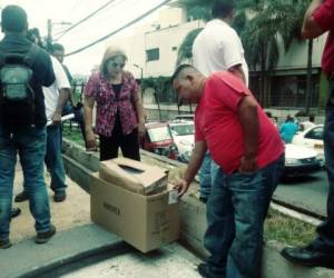 Los taxistas no han abandonado su petición de rebajar 23 lempiras al precio de los combustibles.