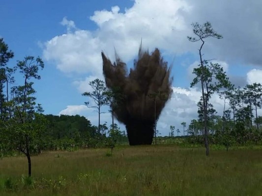 La destrucción de la pista clandestina se llevó a cabo en el departamento de Gracias a Dios.