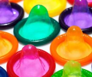 Los condones saborizados tienen una función y no es el sexo vaginal. (Foto:Ilustrativa)