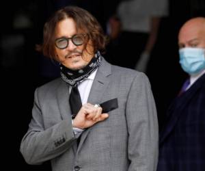 Johnny Depp llega el quinto día de su juicio por difamación contra News Group Newspapers (NGN), en el Tribunal Superior de Londres. Foto: Agencia AFP.