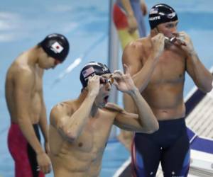 Michael Phelps al momento de prepararse para la competencia de 200 combinados.