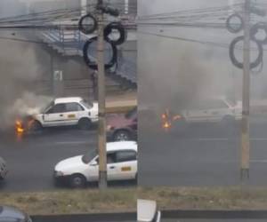 Momentos en los cuales el incendio comienza y luego cuando la oleada de humo se apodera de esa zona del anillo periférico. (Foto: Capturas de pantalla)