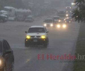 Varios sectores de Tegucigalpa y Comayagüela presentan problemas a causa de la aglomeración de las aguas de la lluvia. Fotos: David Romero/EL HERALDO.