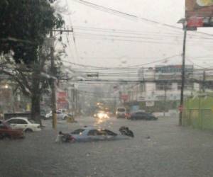 El bulevar Morazán de Tegucigalpa es uno de los más afectados por las lluvias.
