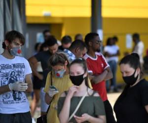 El Reino Unido emprendió un desconfinamiento gradual el lunes, día en que entraron en vigor las nuevas consignas. Foto: AFP.