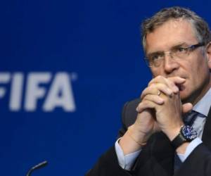La Comisión de Ética de la FIFA le acusó también de haber tratado de comercializar los derechos televisivos a precios inferiores a su valor y de haber destruido pruebas. (AFP)