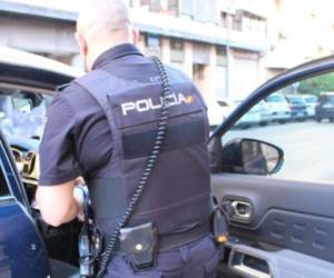 Fotografía de un agente policial de Valencia. Foto: Cortesía