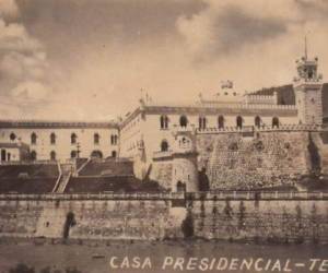La antigua Casa Presidencial fue construida entre 1916 y 1922, siendo el Presidente Francisco Bertrand quien tuvo la idea de edificar dicha instalación. Sin embargo, el primer presidente en ocupar dicho lugar fue Rafael López Gutiérrez (entre 1920 y 1924).