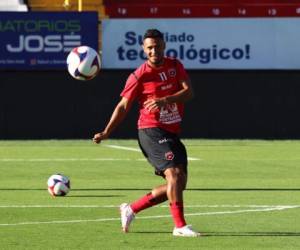 Alex López salió de cambio en el complemento del partido del Alajuelense contra el Sporting San José.