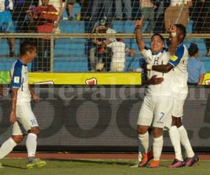 Emilio Izaguirre, defensa hondureño que marcó su primer gol en eliminatorias con la Selección de Honduras. Foto: Agencia AFP.