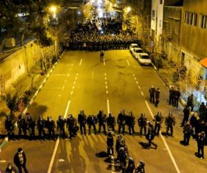 La catástrofe aérea ha desencadenado días de airadas protestas en Irán. AP.