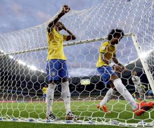 El arco elegido -en el que Alemania anotó sus cinco primeros goles y el brasileño Oscar salvó el honor local al final del partido- será enviado esta semana a Alemania, donde será expuesto en el museo del fútbol de Dortmund. Foto: AFP