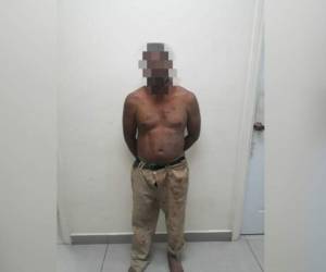 El hombre de 39 años fue capturado en posesión del arma blanca con la que presuntamente dio muerte a su familiar.