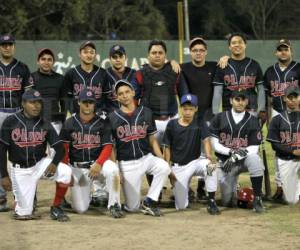 El Olimpia en una foto posada para EL HERALDO previo a un partido de la Liga Mayor de Béisbol Francisco Morazán. Foto: Fredy Rodríguez / El Heraldo.