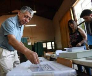 Según el Servicio Electoral votaron 6,999,627 de chilenos de los 14.3 millones que estaban convocados a las urnas.