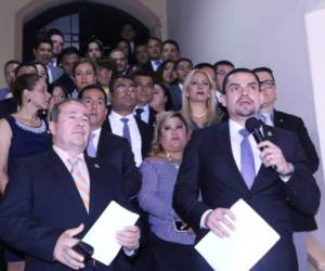 Los diputados Tomás Zambrano y Román Villeda Aguilar, señalados por la Ufecic, fueron acompañados de otros parlamentarios del Congreso Nacional.