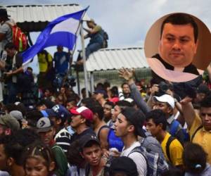 El padre Carlo Magno Núnez encomendó a los migrantes hondureños en el vía crucis del Viernes Santo. Foto: EL HERALDO