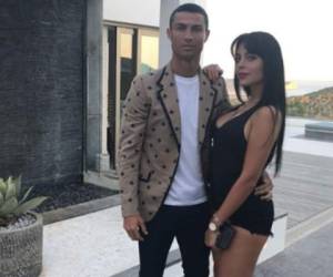 El delantero portugués Cristiano Ronaldo junto a su pareja Georgina Rodríguez. (Foto: Instagram)