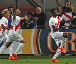 Perú celebra su pase al Mundial al derrotar 2-0 a Nueva Zelanda. (AFP)