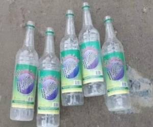Las autoridades han realizado varios operativos en busca del mortífero alcohol que ya cobró 20 vidas en el país.