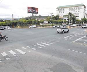 Las autoridades recomiendan a la población buscar rutas alternas para evitar congestionamientos de vehículos en la zona.
