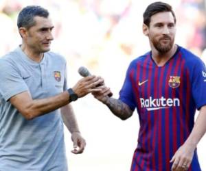 Ernesto Valverde es el entrenador del argentino Leo Messi en Barcelona. (AP)