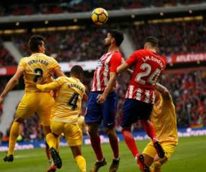 “Dependían de error de nosotros. Nos confiamos, tuvimos un despiste y nos hicieron el gol”, lamentó el central uruguayo del Atlético, José Giménez. Foto: AP