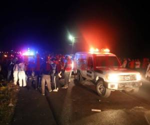 El accidente se registró a la altura de El Macuelizo, en el kilómetro 26 de la carretera que conduce hacia El Paraíso, zona oriental de Honduras. Foto: Emilio Flores/ EL HERALDO