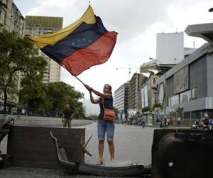 La oposición instalará para la consulta apoyada por la ONU, la OEA y a la cual invitó a cinco expresidentes latinoamericanos como observadores. Foto: AFP