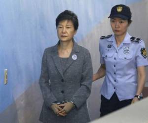 El caso por el que fue condenada Park sacó a la luz la enorme influencia que tenía sobre ella su confidente Choi Soon-sil, una vieja amiga de la dirigente que no tenía ningún cargo oficial. Foto: Agencia AFP