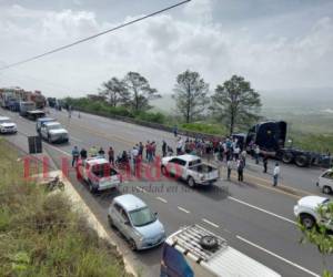 Las tres personas murieron durante el accidente en la carretera CA-5.