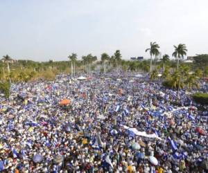 En la peregrinación estuvieron representantes del sector privado, campesinos que se oponen a la construcción de un canal interoceánico en el país y estudiantes.(Foto: AP)