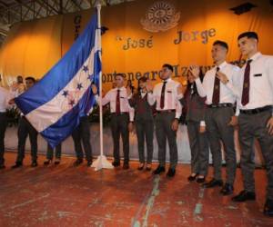 Los representantes de los estudiantes realizaron la juramentación. Fotos: David Romero/EL HERALDO
