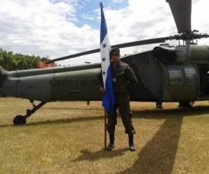 Tito Oliveira era teniente de infantería y falleció al no funcionar su paracaídas en La Unión, Lempira. Foto: Facebook