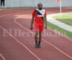 Wilson Palacios estuvo entrenando por separado del grupo bajo el mando del preparador física Jair Llantén. Fotos: El Heraldo Honduras.