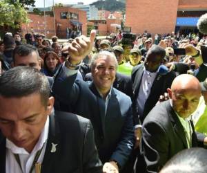 Con el 54,07% de los votos, el exsenador de 41 años venció por amplio margen al exguerrillero Gustavo Petro (41,72%) en el primer balotaje entre izquierda y derecha. Foto: AFP