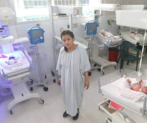 Los bebés están en proceso de recuperación en el Materno Infantil, son alimentados por sondas y necesitan ayuda para recuperarse.