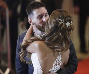Lionel Messi y Antonella Roccuzzo protagonizaron 'la boda del año' en Rosario, Argentina (Foto: Agencia AP)