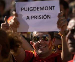 Puigdemont podría enfrentar cargos criminales en su contra por el papel que tuvo en el movimiento independentista. Foto: AP