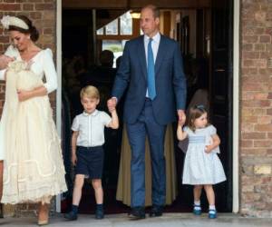 Kate y William junto a sus tres hijos: George, Charlotte y Louis. Foto: AP