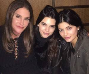 Las Jenner parecían tener una buena relación hasta que el Caitlyn decidiera publiar sus memorias. Foto: Instagram