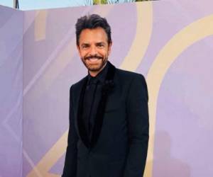 Foto de Eugenio Derbez durante su paso por la alfombra roja de los premios Latin Billboards.